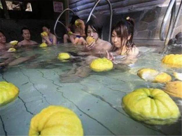 女孩阴道黄色分泌物的相关介绍