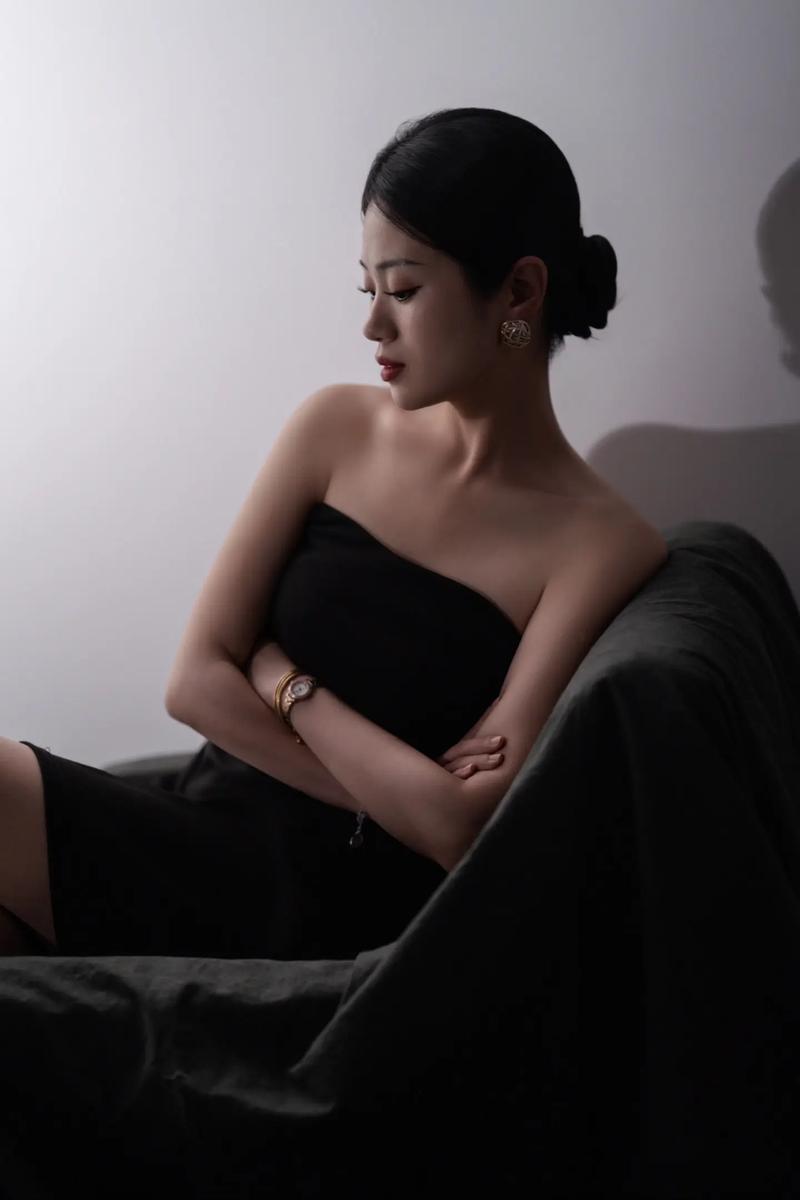 男人狂插美女的相关介绍