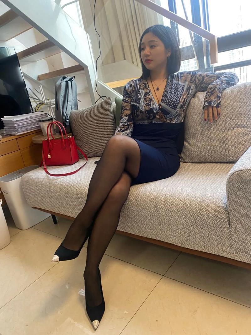 亚洲少妇一区二区在线:高清观看资源推荐,热门专区精选,私密观影体验