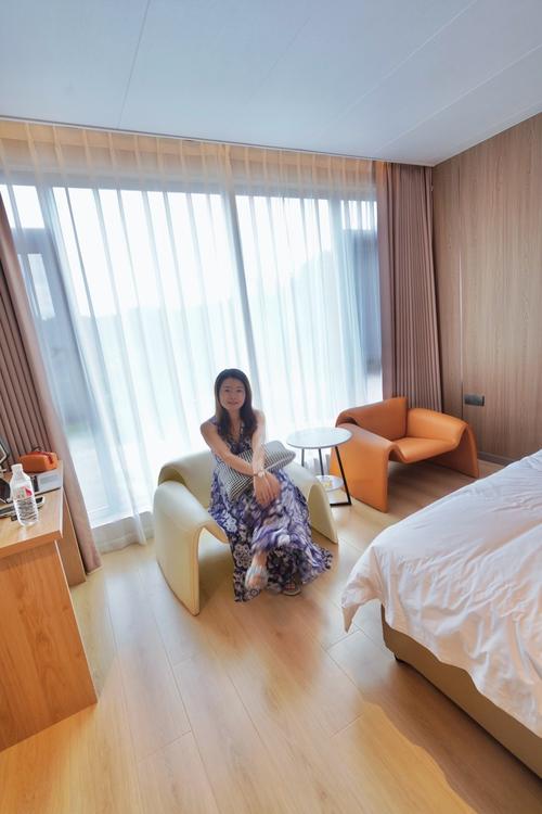 极品人妻酒店露脸实录,真实夫妻度假体验分享,高颜值人妻大胆出镜引热议
