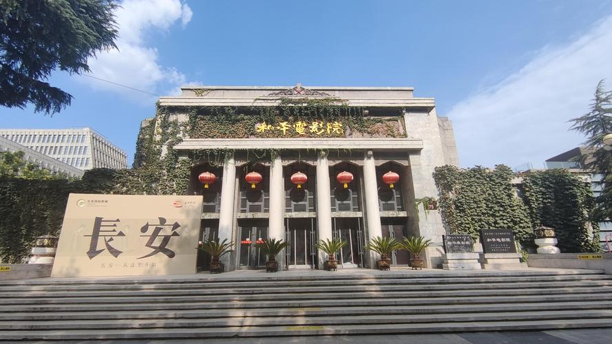 小木屋免费手机影院：最新热播剧无广告在线看，高清流畅追剧神器