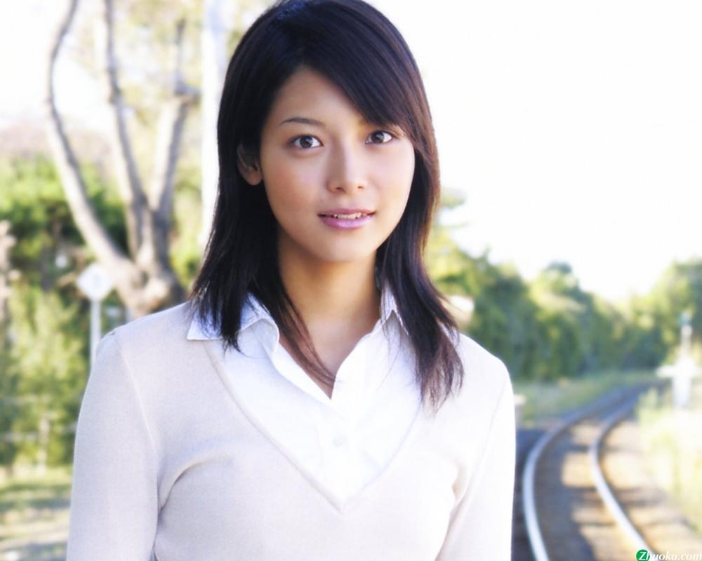 背后撞击熟妇巨乳人妻的相关介绍