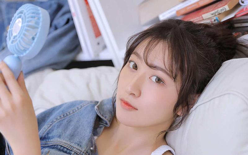 人妻大奶少妇的相关介绍