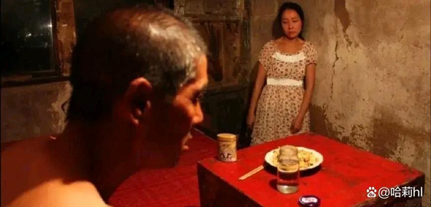把美女按在床上狂草av的相关介绍