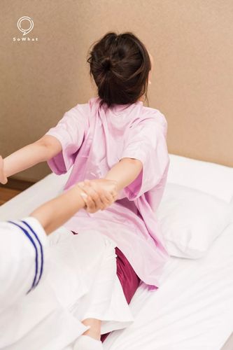 啪啪啪女老师的相关介绍