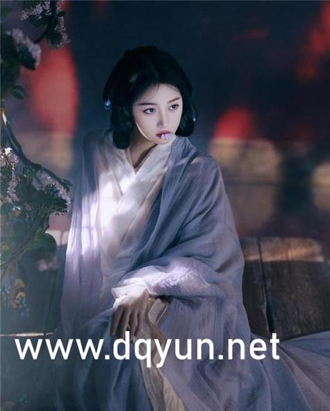 黑丝美女大尺度照片的相关介绍