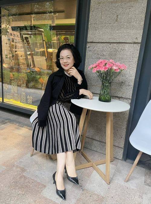国产精品久久久久久久久片桃花的相关介绍