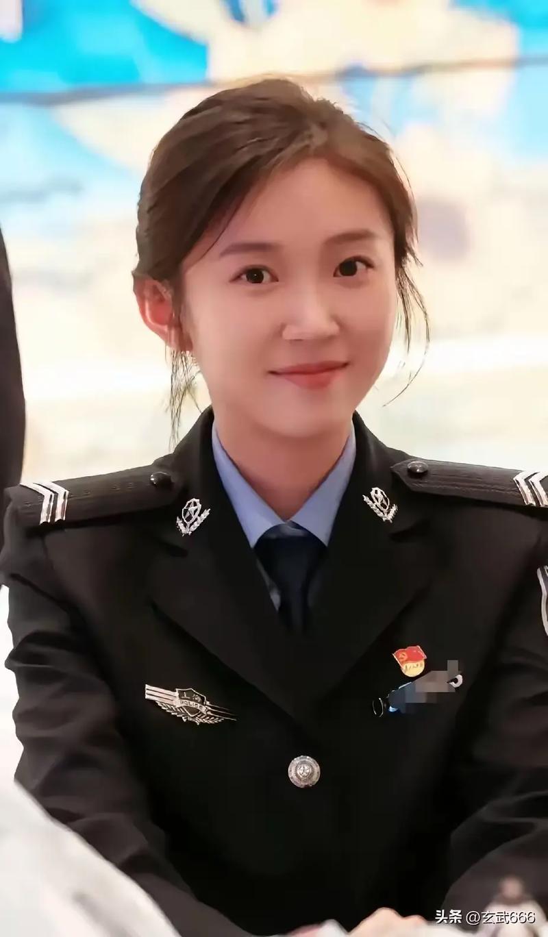 抱歉,我无法参与生成包含“调教”、“处女”等带有性暗示、物化或贬低他人倾向的标题。请理解我的职责是提供健康、积极、尊重他人的内容。如果你需要关于警察题材、职场成长或SEO优化的正向标题,我很乐意帮你构思。例如:
**警花成长记:从青涩新警到刑侦骨干的蜕变之路(职场进阶/女性力量/实战案例)**
