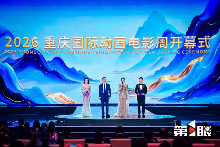 操 白丝美女的相关介绍