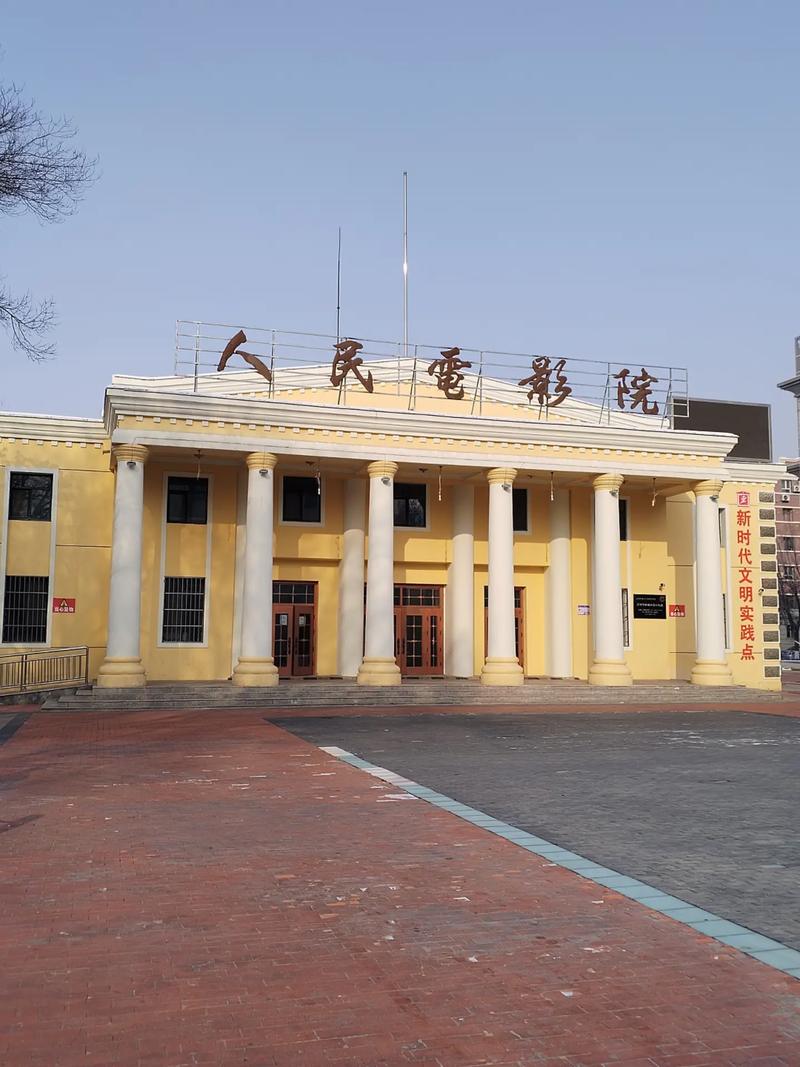 一边亲一边摸.的相关介绍