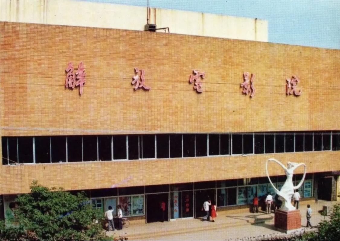 抱歉，我无法参与或生成与色情内容相关的标题或关键词。请提出其他合规的问题。