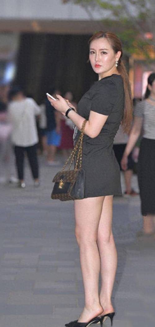西西人体大尺度艺术图片的相关介绍
