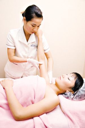 日本少妇特殊精油按摩舒缓手法,深度放松身心定制体验