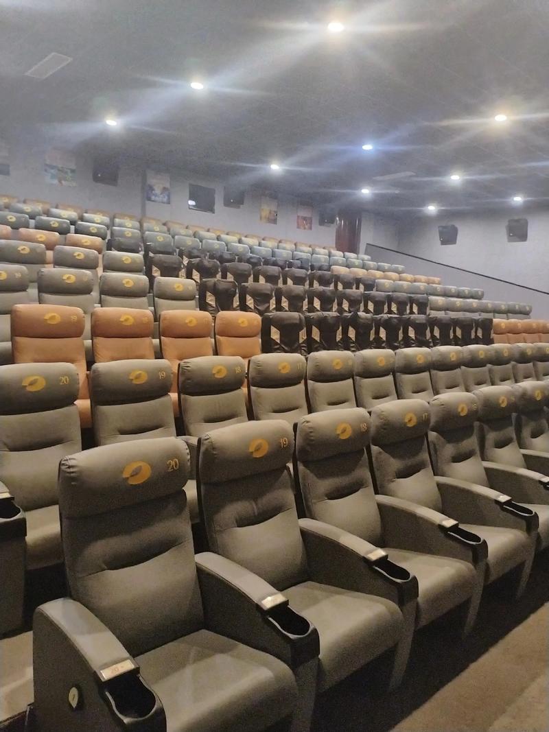 奇葩影院：盘点奇葩电影合集，冷门搞笑神作推荐与无厘头观影指南