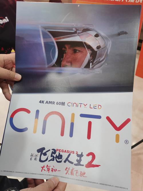 一边亲一边摸一边插的相关介绍