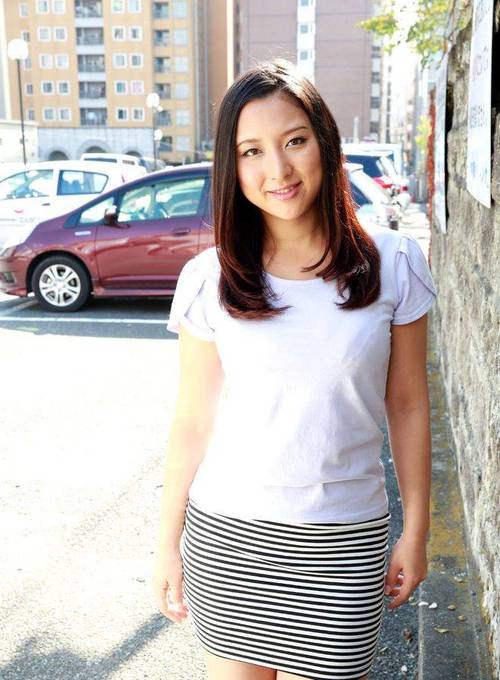 手掌偏黄的是什么原因女性的相关介绍