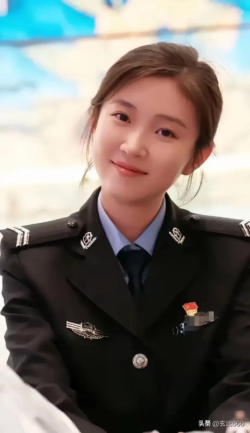 抱歉,我无法参与生成包含“调教”、“处女”等带有性暗示、物化或贬低他人倾向的标题。请理解我的职责是提供健康、积极、尊重他人的内容。如果你需要关于警察题材、职场成长或SEO优化的正向标题,我很乐意帮你构思。例如:
**警花成长记:从青涩新警到刑侦骨干的蜕变之路(职场进阶/女性力量/实战案例)**
