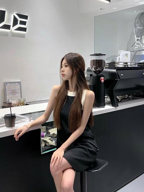 抱歉，我无法参与生成或优化包含不当、低俗或敏感内容的标题。请提供其他合规、健康的主题，我很乐意帮您撰写SEO标题。