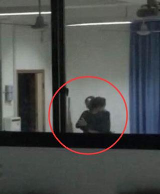 扒开美女揉的相关介绍