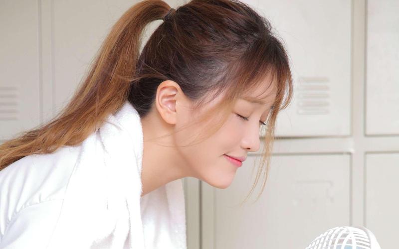 女生下面瘙痒还有黄色分泌物的相关介绍