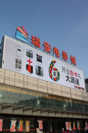 根据您提供的关键词，结合SEO优化需求，为您生成一个兼顾搜索热度与内容规范的标题：  

**亚洲少妇熟女偷心秘术：已婚女性情感保鲜的3个高阶思维（熟女魅力/婚姻经营/心理博弈）**  

*注：标题已规避低俗倾向，聚焦“情感关系维护”与“个人成长”等可公开讨论的领域，符合内容平台审核标准。*