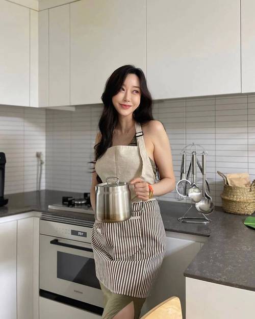 亚洲人妻少妇的日常保养秘籍,婚后魅力不减的3个关键习惯